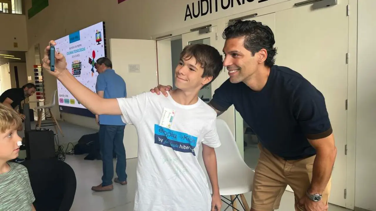 20260725 Angel lafita Etopia Kids charla